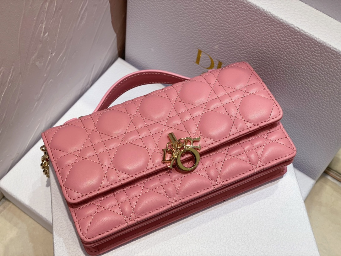 miss D*or mini bag melocoton pink pearlescent cannage lambskin s0980onjl_m92p 21 x 11.5 x 4.5 cm