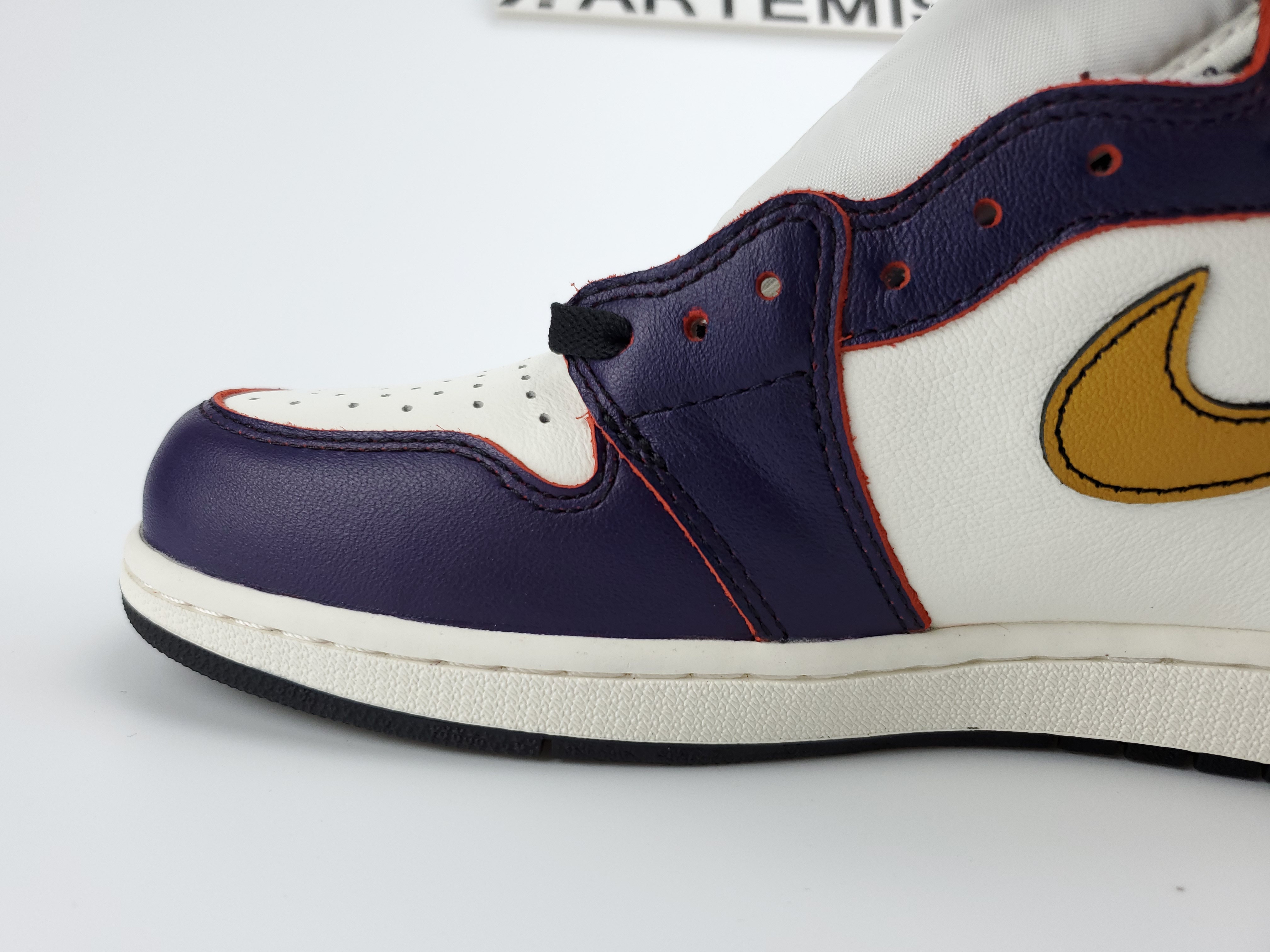 Air Jordan 1 Retro High OG Defiant SB LA to Chicago