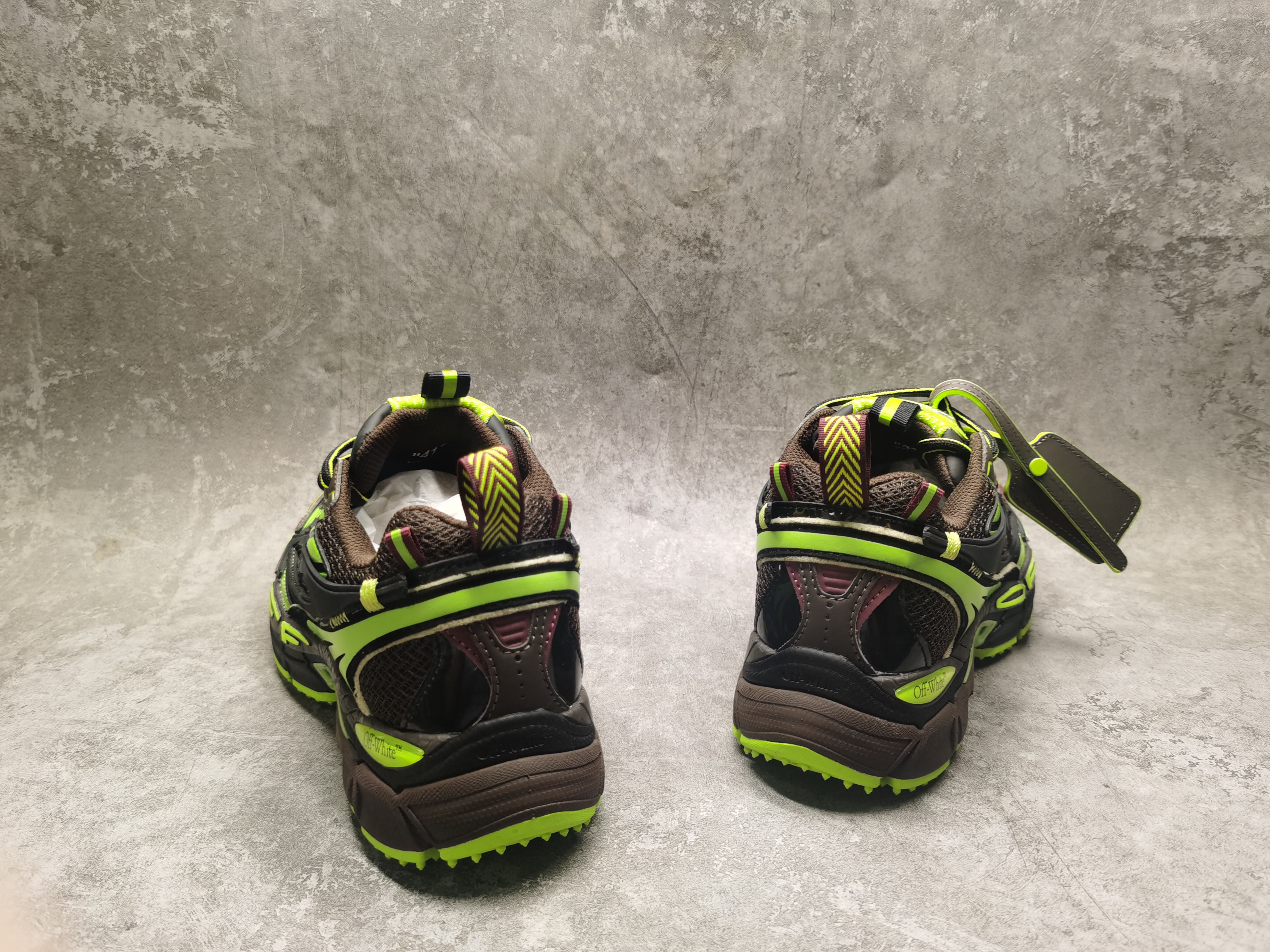 UA Off-White "BE RIGHT BACK"