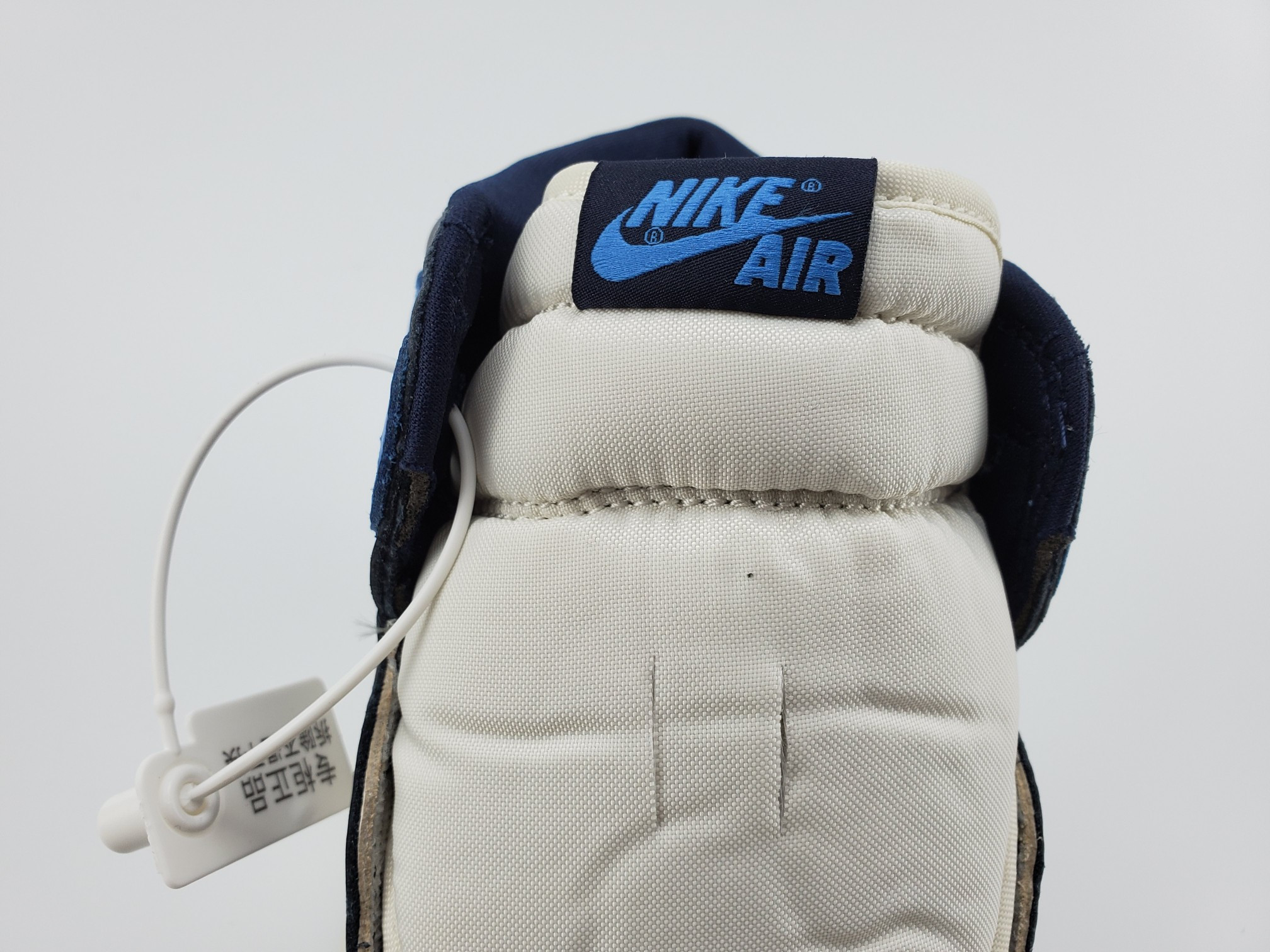 Air Jordan 1 Retro High "Obsidian Blue"