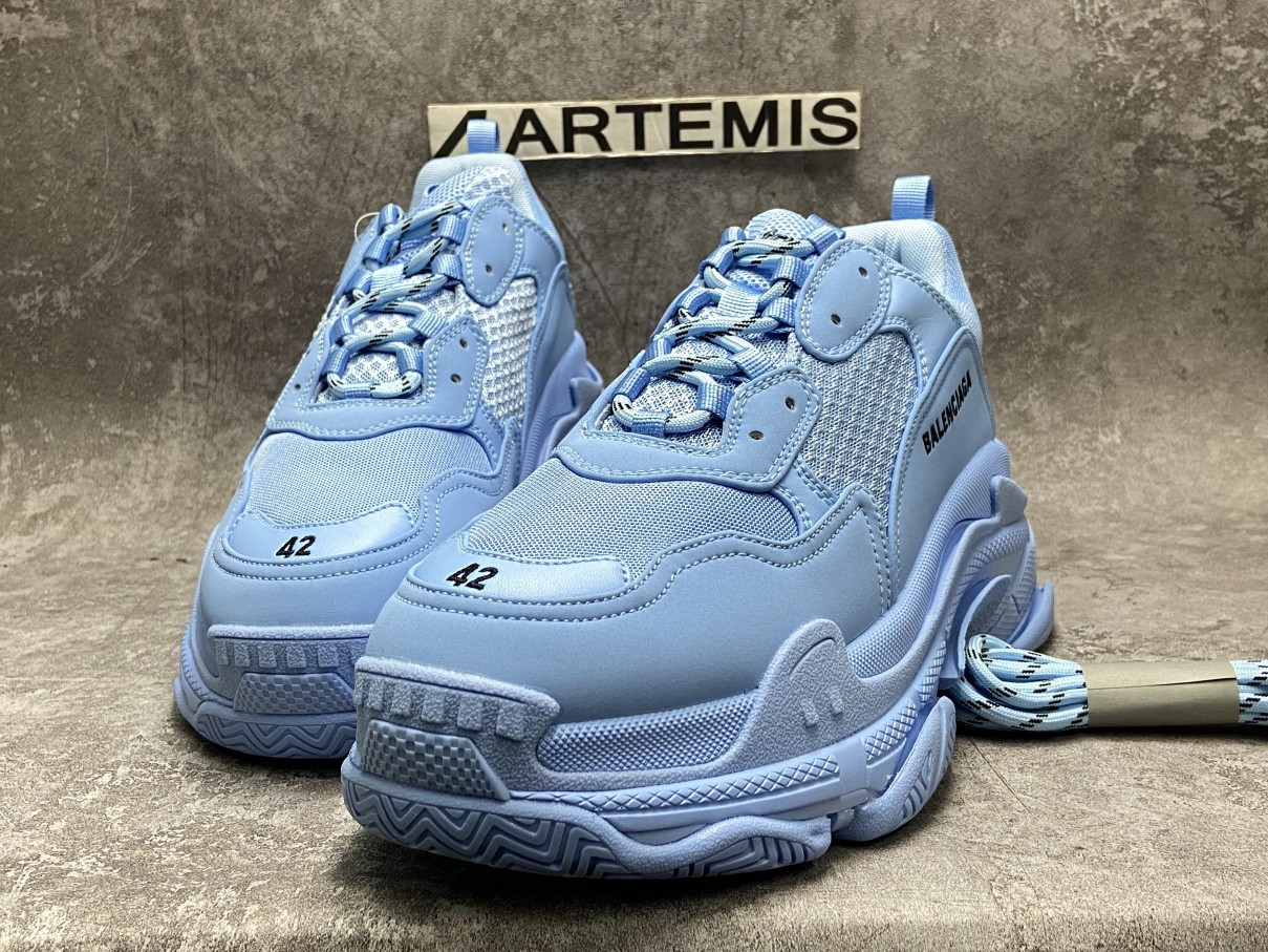 Balenciga Triple S Light Blue