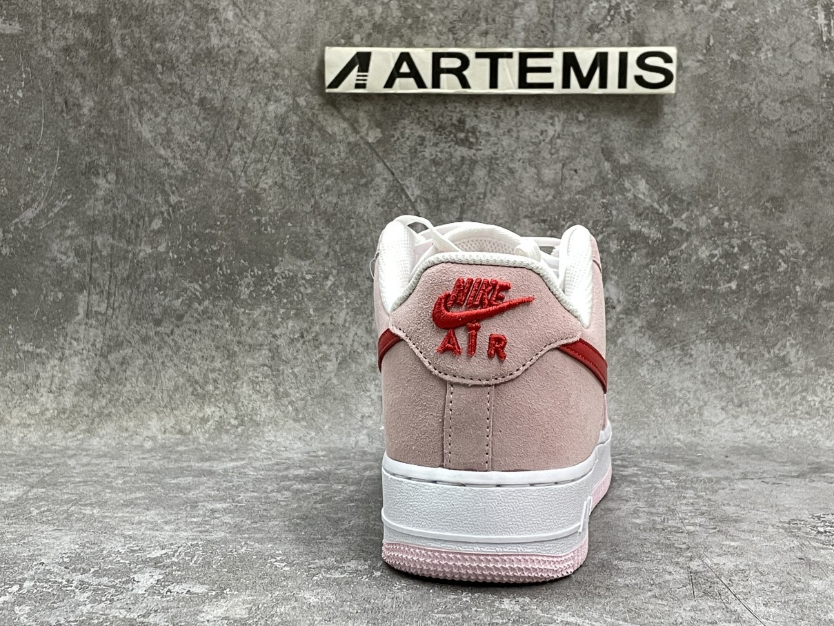 Nike Air Force 1 07 QS Valentine