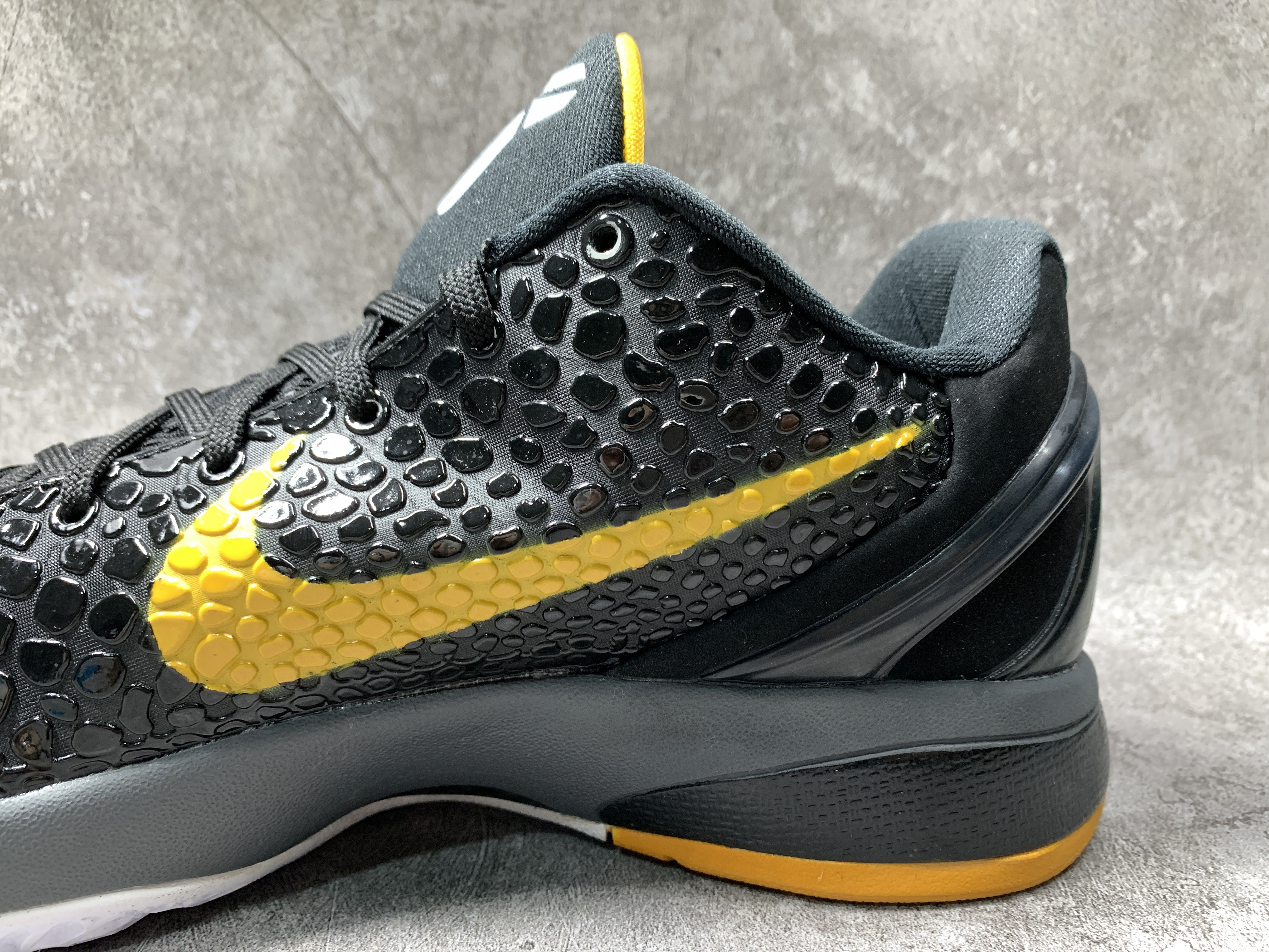 Nike Zoom Kobe 6 Black Del Sol