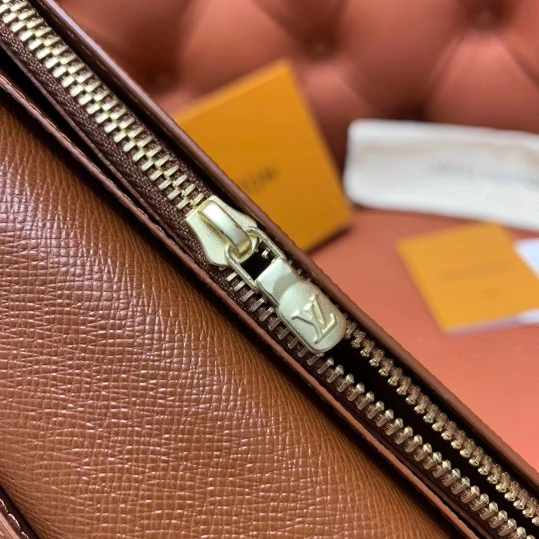LV Christmas BRAZZA WALLET M66540