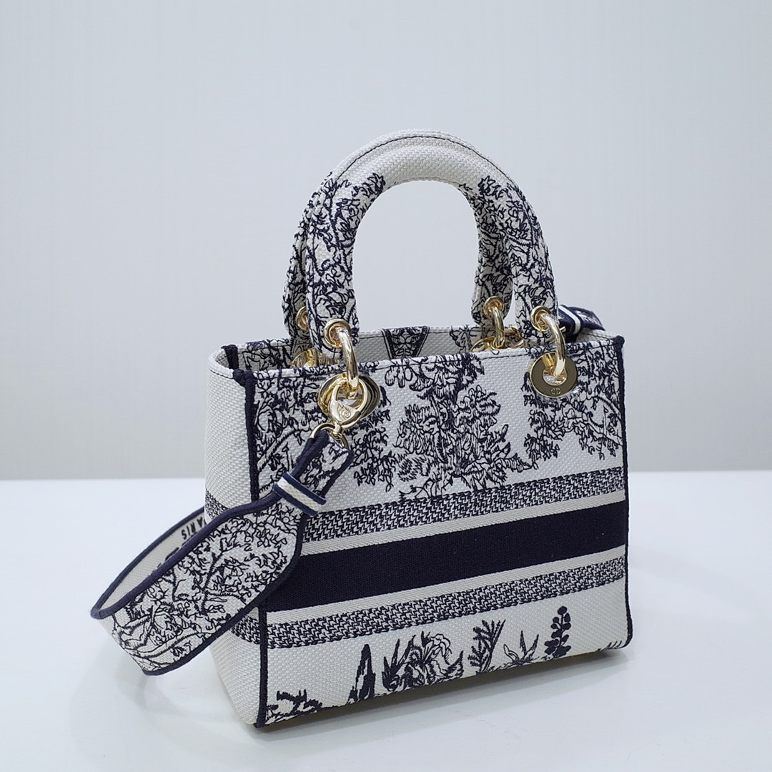 medium D*or lady d-lite bag 24 x 20 x 11 cm