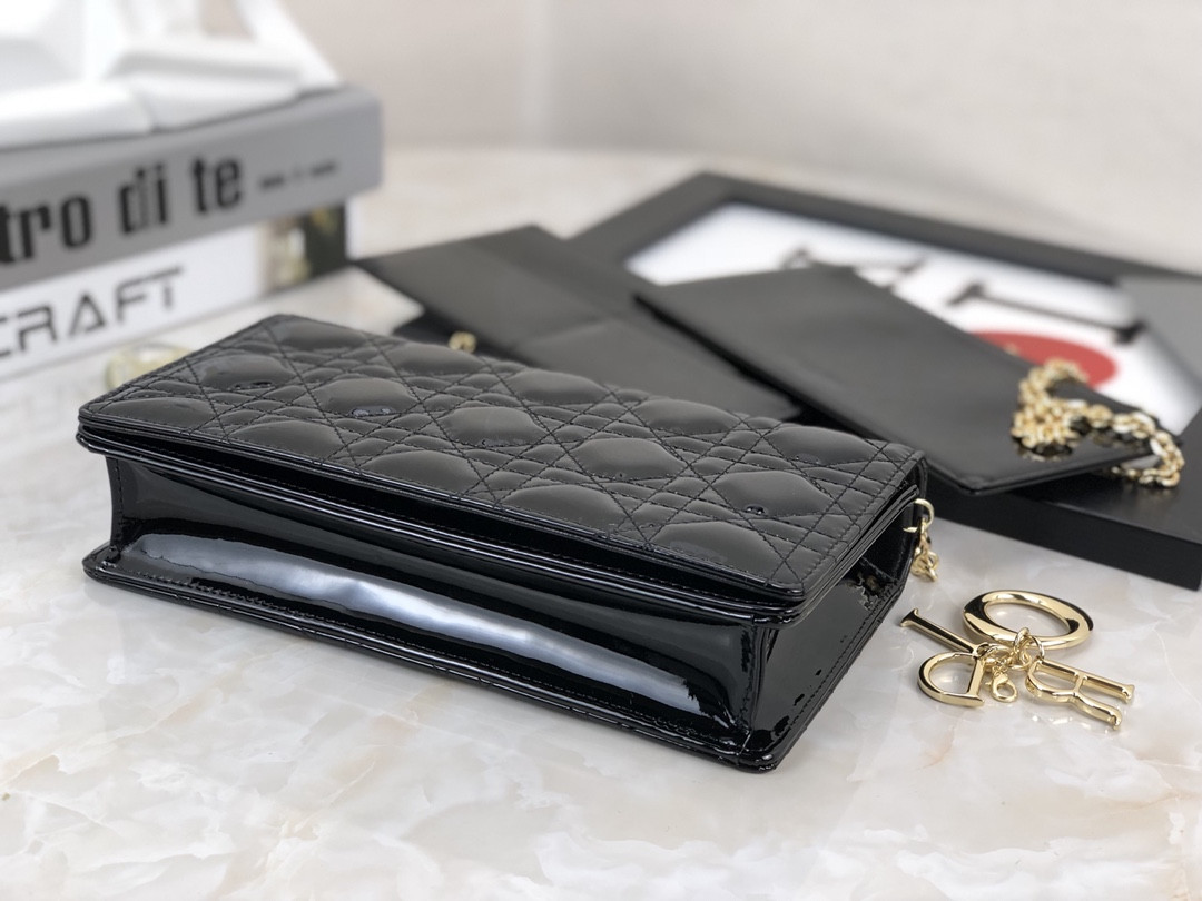 lady D*or pouch black patent cannage calfskin 8.5 x 4.5 x 1 inches