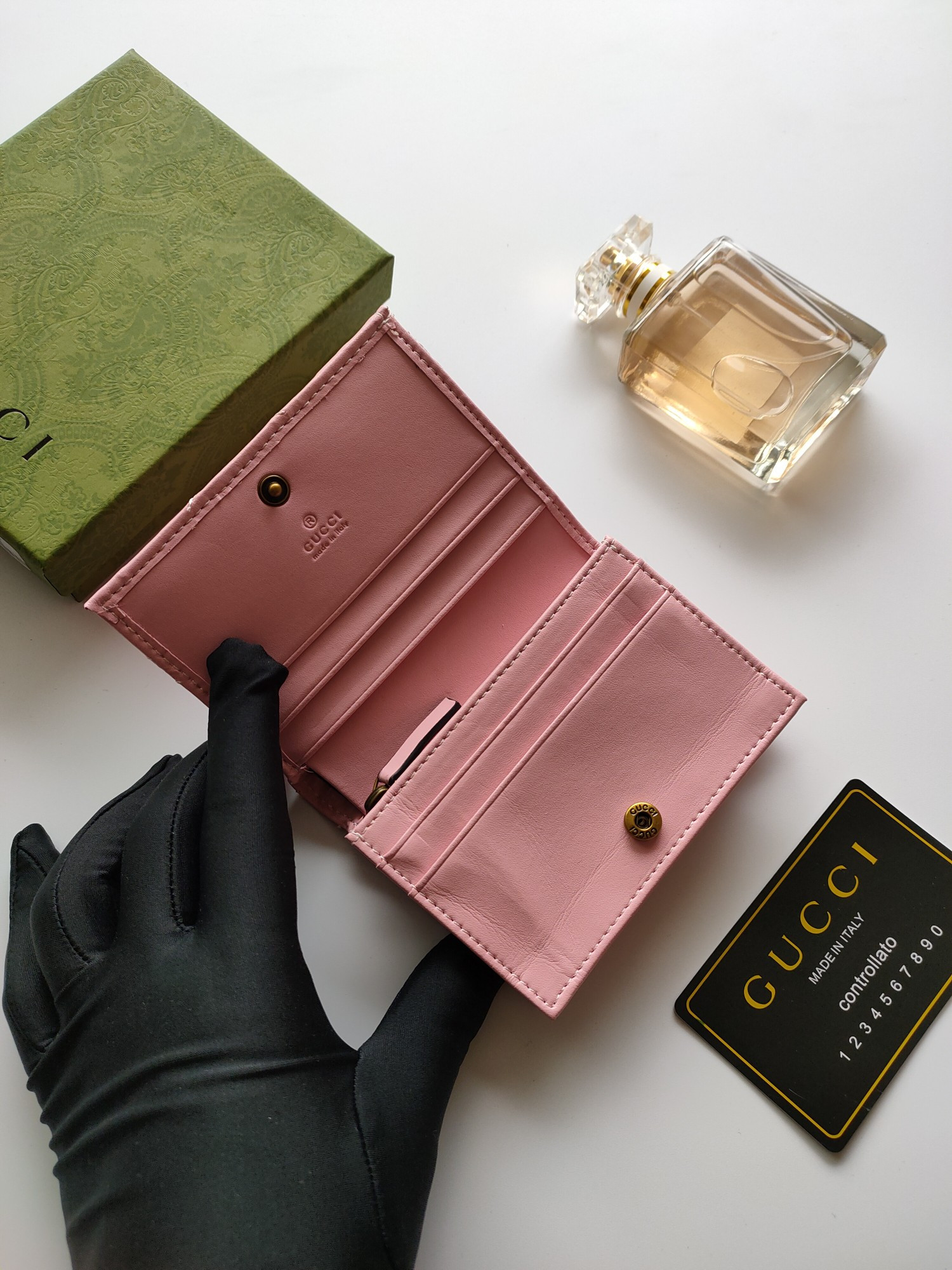 G*u*i gg card case wallet