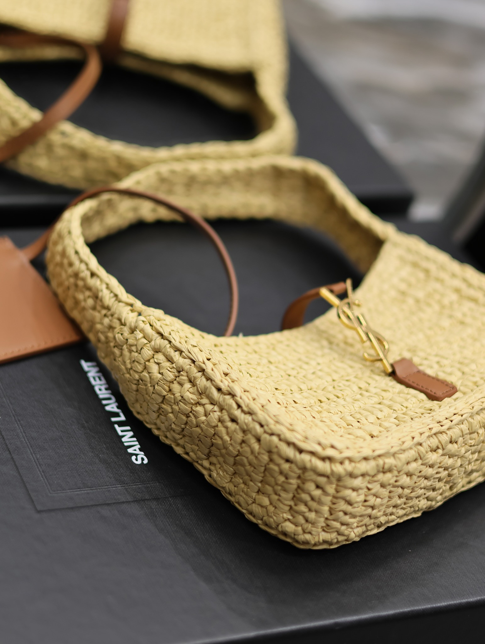 Y*L le 5 À 7 mini in raffia color natural 7.5x4.5x1.8 inches