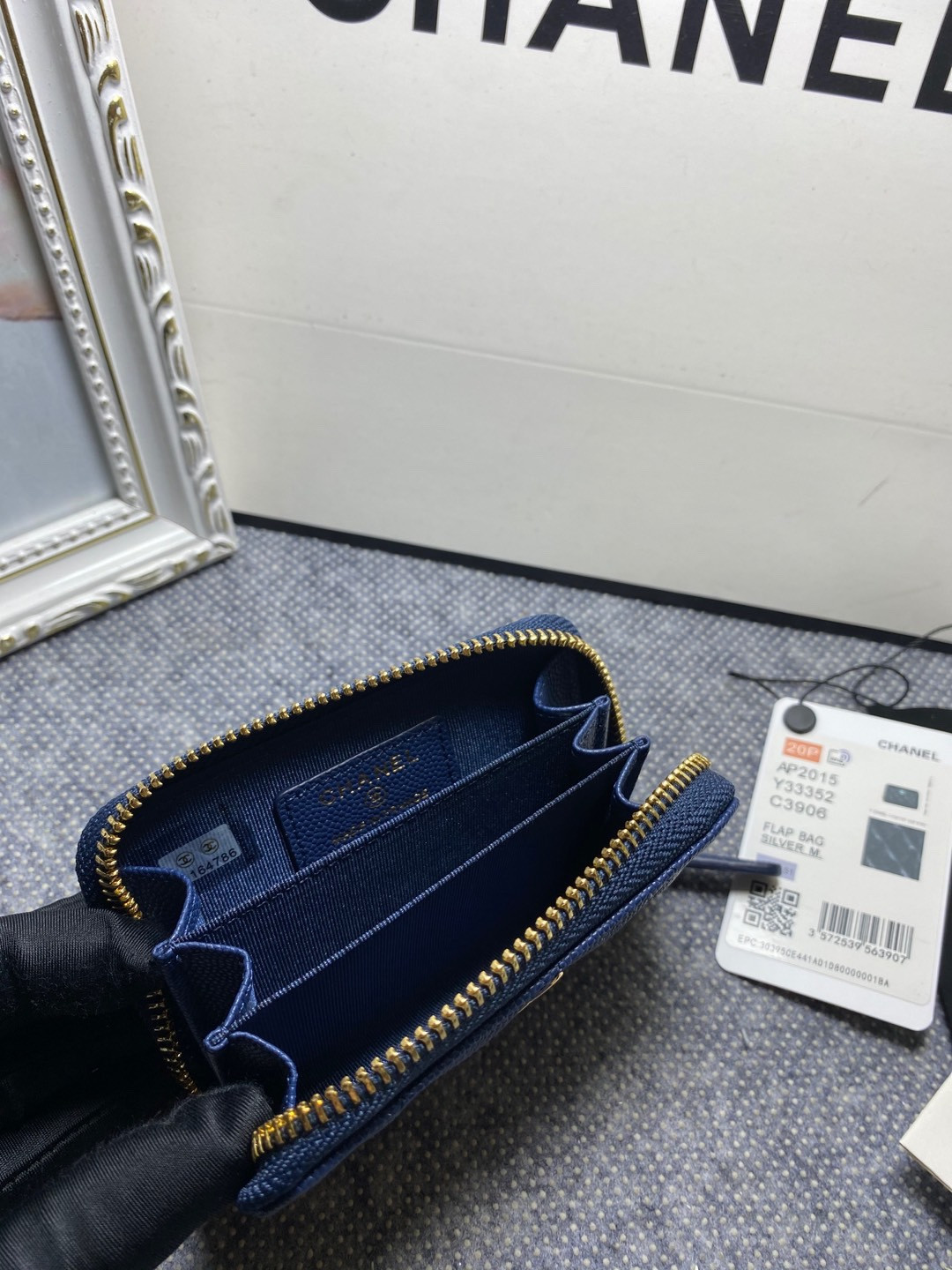 Ch*el zipped coin purse 7.5x 11x 2.5cm