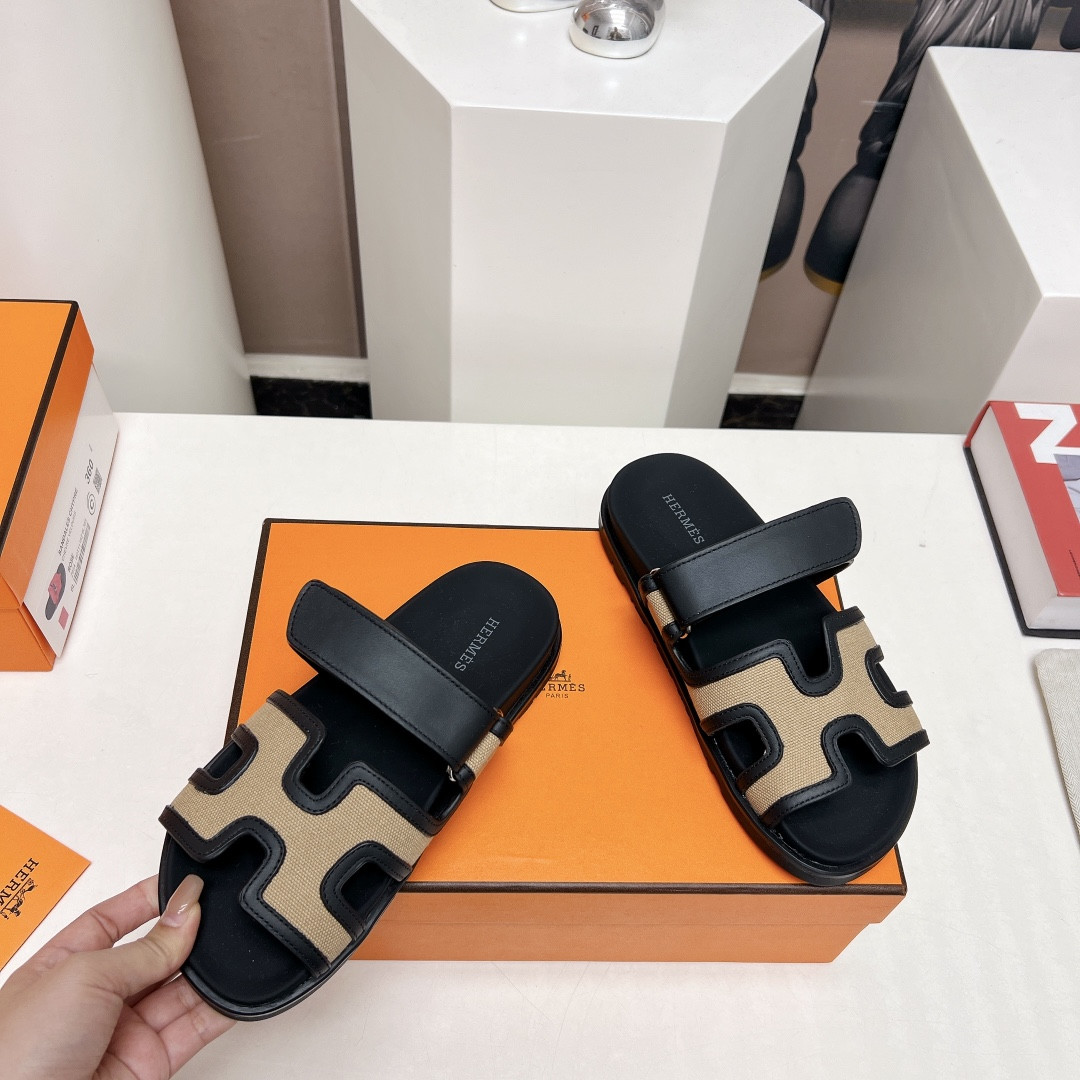 UA Hermès Chypre sandal