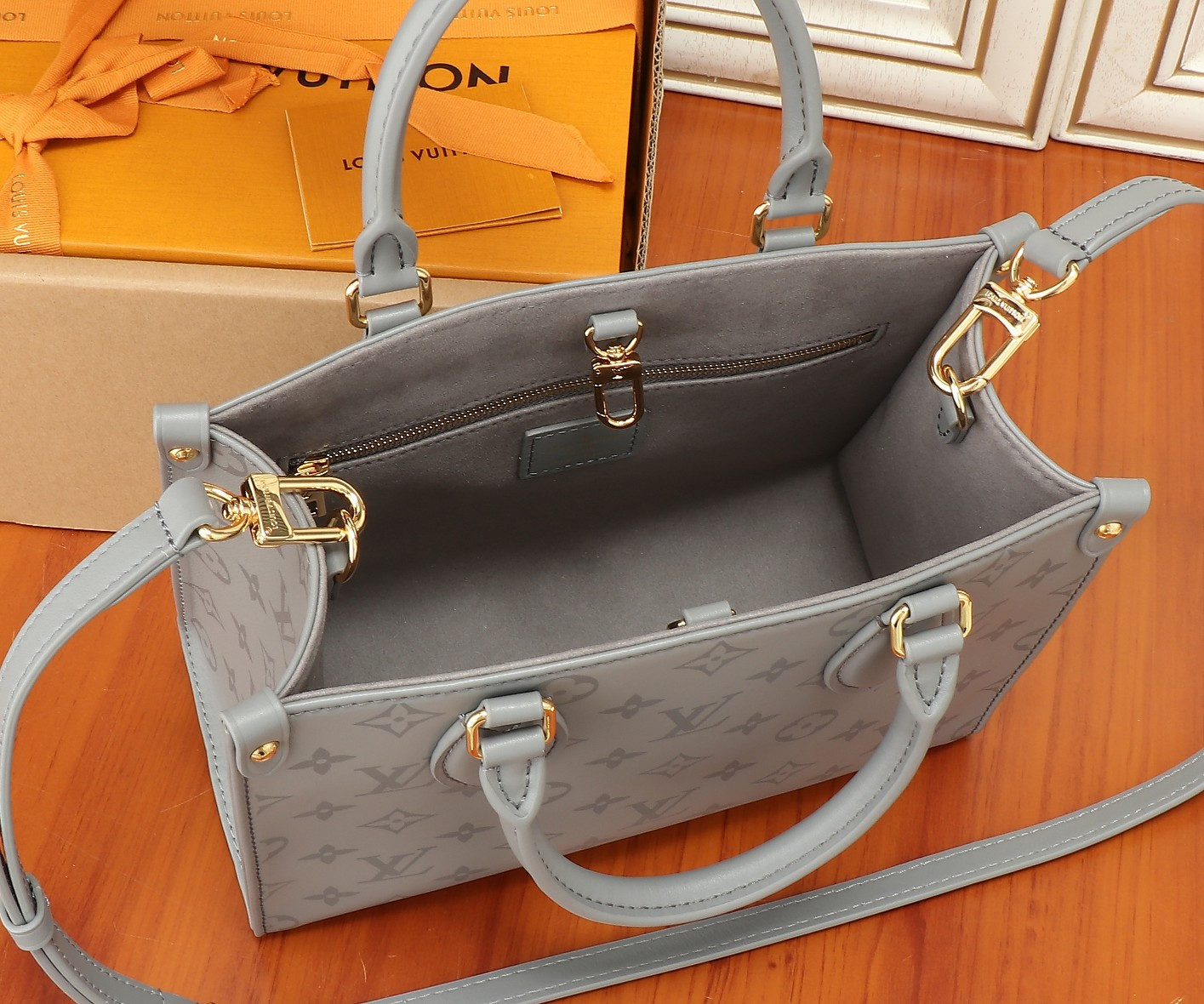 LV Monogram Ink Small OnTheGo M12465 25x19x11.5CM