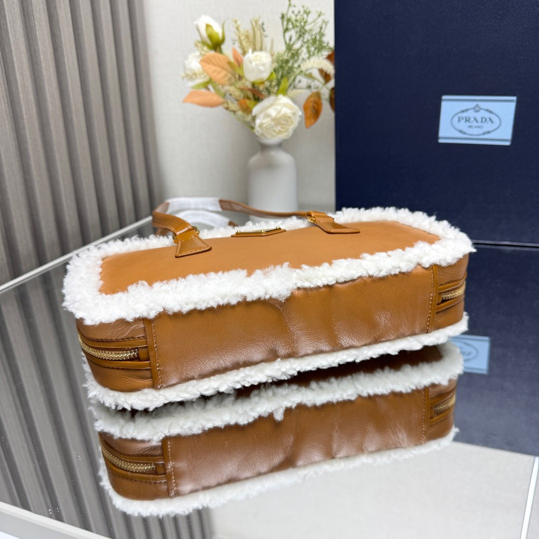 Pra*a medium shearling two-handle bag 12x 27x 6cm