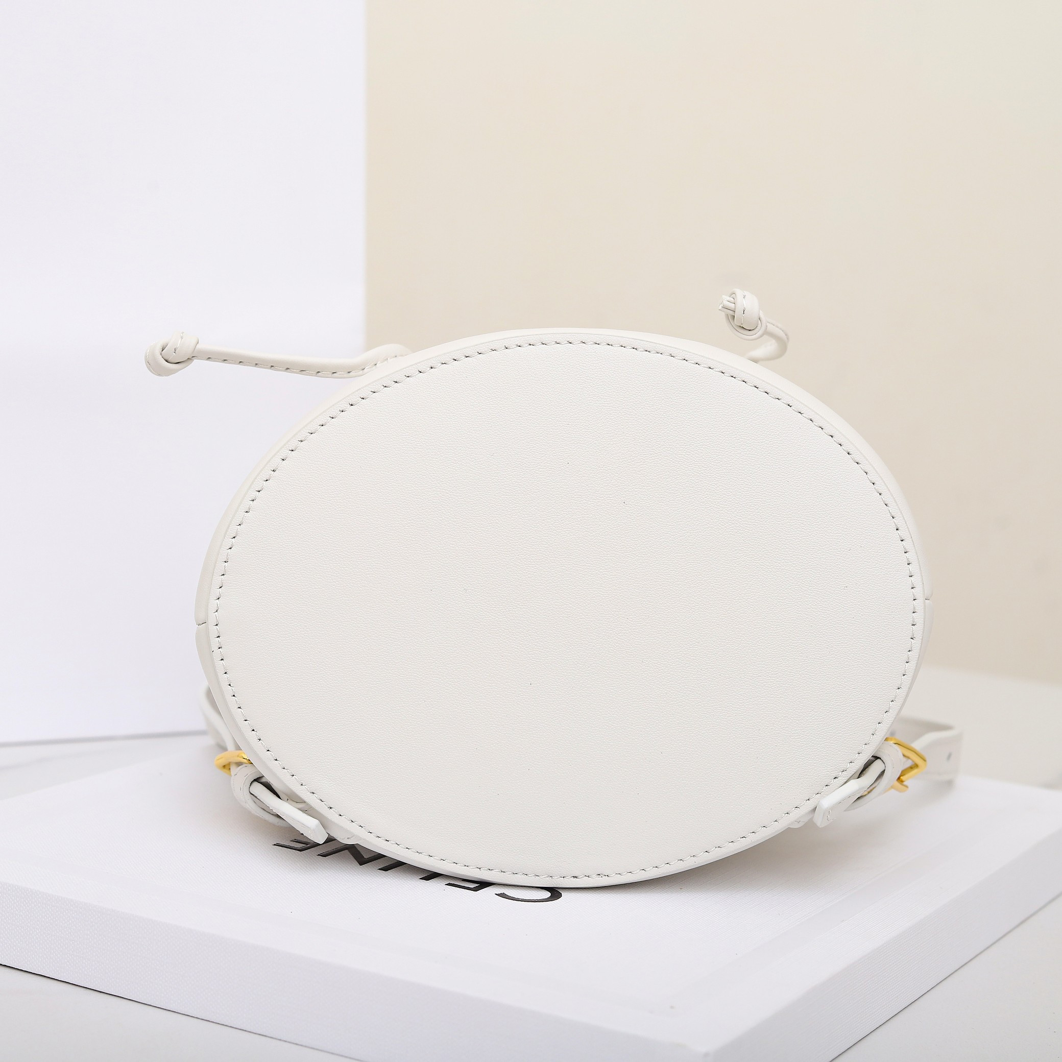 Ce**e bonnie backpack in smooth calfskin 118703 25x18x13cm