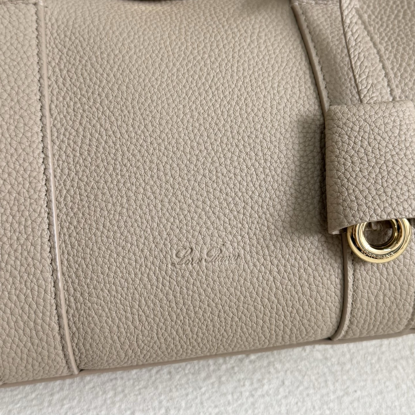 L**o p*ana loom l25 calfskin 25x18x12.5cm