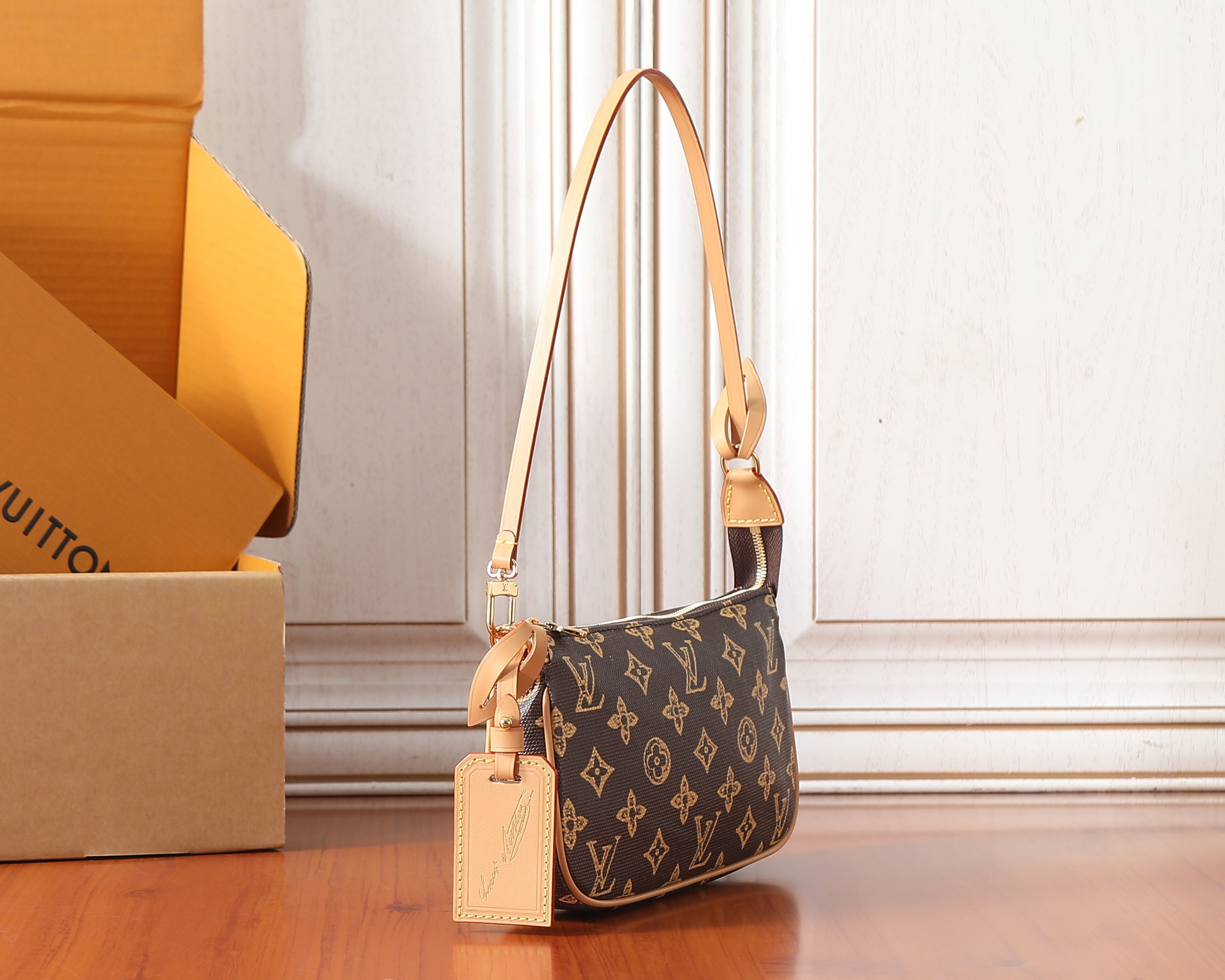 LV Pochette Accessoires M27718 23.5x13.5x4cm